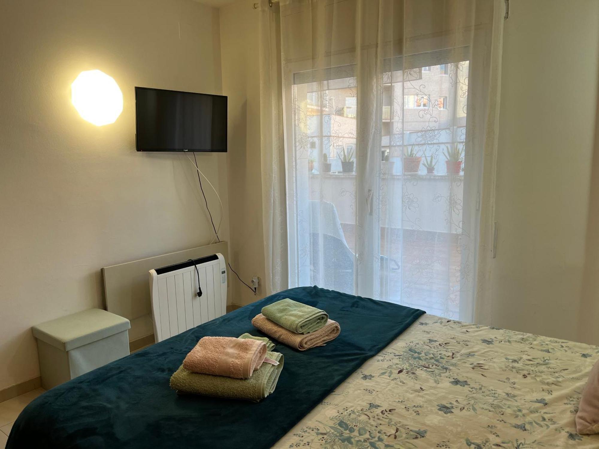 Comode Apartament Al Bell Mig De Херона Екстериор снимка